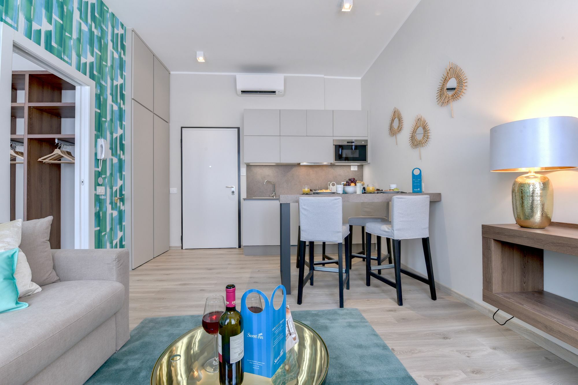 Sweet Inn Apartments - Dogana Милан Экстерьер фото
